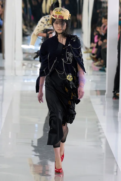 Look 28